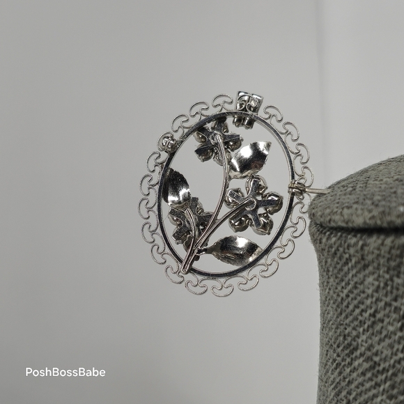 Vintage Krementz Silver-Tone Floral Brooch with Blue Rhinestones 1.5" Oval Pin - Picture 9 of 13